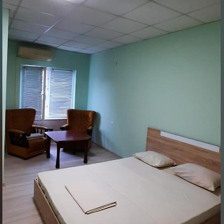 Хотел Елит Kostinbrod Ngoại thất bức ảnh